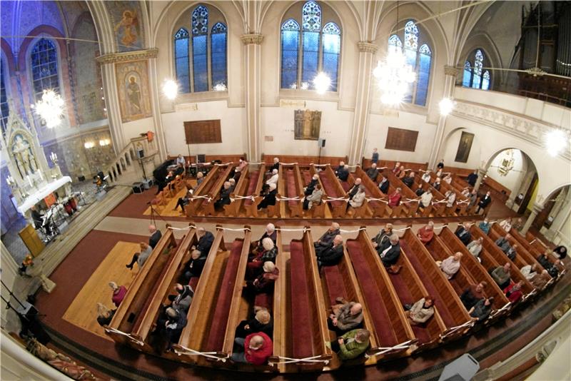 In der Lutherkirche, hier zu sehen, ist der Besuch der Weihnachtsgottesdienste nur mit entsprechenden Nachweisen möglich. Auch in den anderen Gemeinden gelten Auflagen für den Kirchgang. Archivfoto: Schlegel