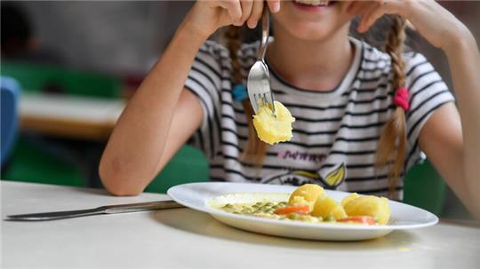 In der Mensa der Grundschule Harlingerode werden täglich 145 Essen gekocht. Für die Schüler, aber auch für Kinder aus drei Kitas.