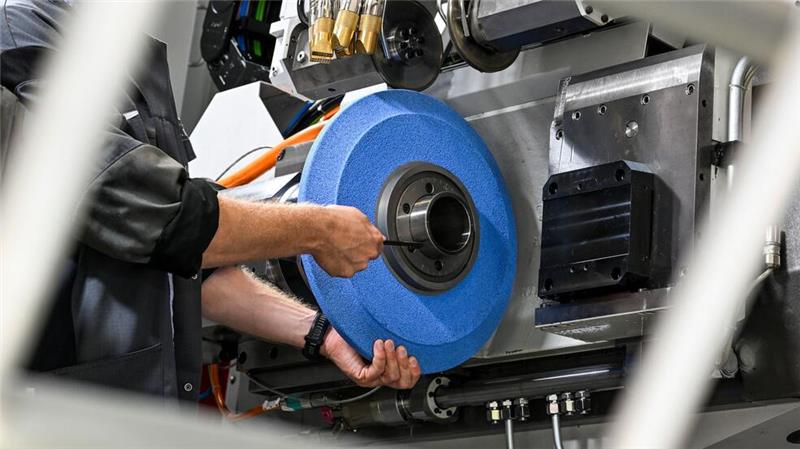 Niedersachsen übernimmt Metall-Pilotabschluss In der Metall- und Elektroindustrie gibt es nun auch in Niedersachsen mehr Geld. (Archivbild)