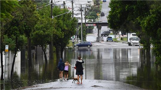 In der Millionenstadt Brisbane sind viele Straßen überschwemmt.