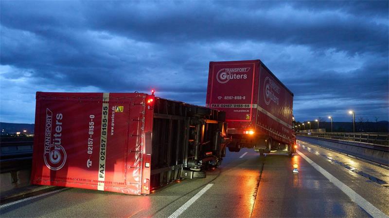 Unwetter mit gleich zwei Tornados toben über Deutschland In der Mitte Deutschlands tobte der Sturm besonders schwer.