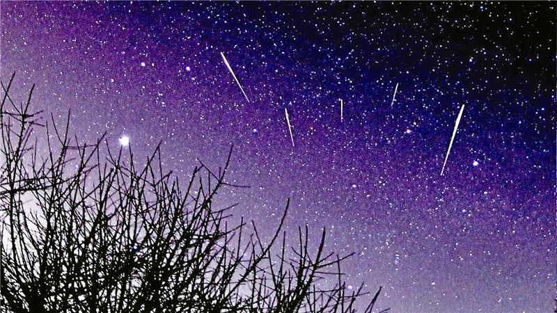 In der Nacht auf Mittwoch könnten, wenn das Wetter mitspielt, wieder viele Sternschnuppen am Himmel gesehen werden.