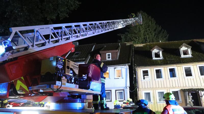 Clausthal-Zellerfeld: Polizei gibt neue Details zu Bränden bekannt In der Nacht von Mittwoch auf Donnerstag brennt es in der Straße Zipfel. Mittlerweile ermittelt die Staatsanwaltschaft.