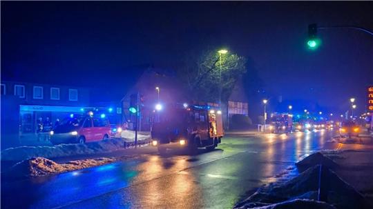 In der Nacht von Mittwoch auf Donnerstag soll es in einem Wohnhaus zu einer Explosion gekommen sein.