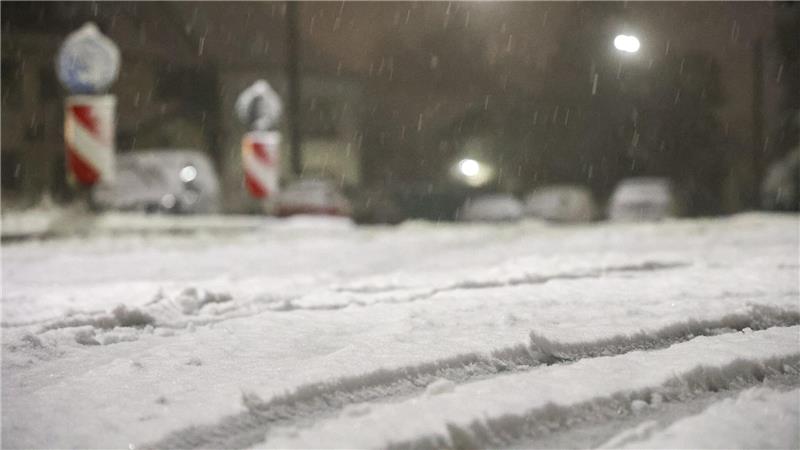 In der Nacht zu Donnerstag hat es in einigen Regionen weiter geschneit. 