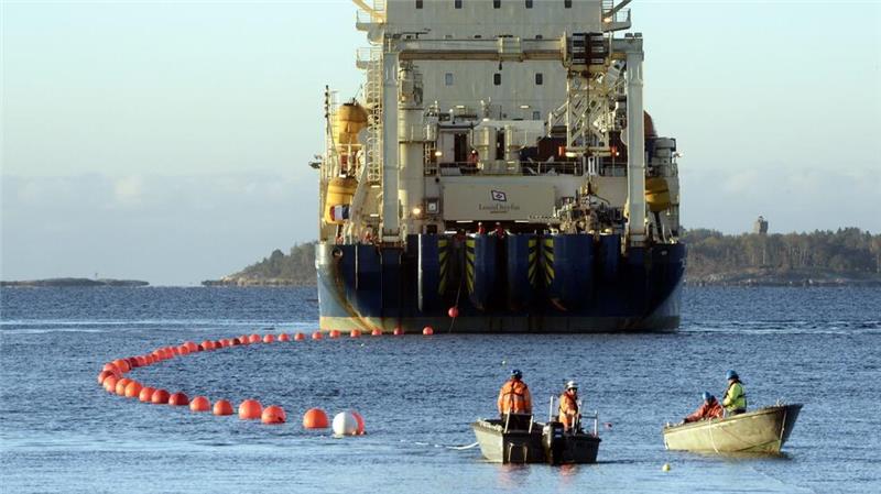 In der Ostsee wird nun eines der beschädigten Datenkabel repariert. Nach der Ursache wird weiter gesucht. (Archivbild)