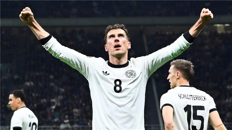 Goretzkas Comeback-Märchen: Nicht mehr einsam am Wasser In der Pose eines Siegers: Leon Goretzka feiert gegen Italien.