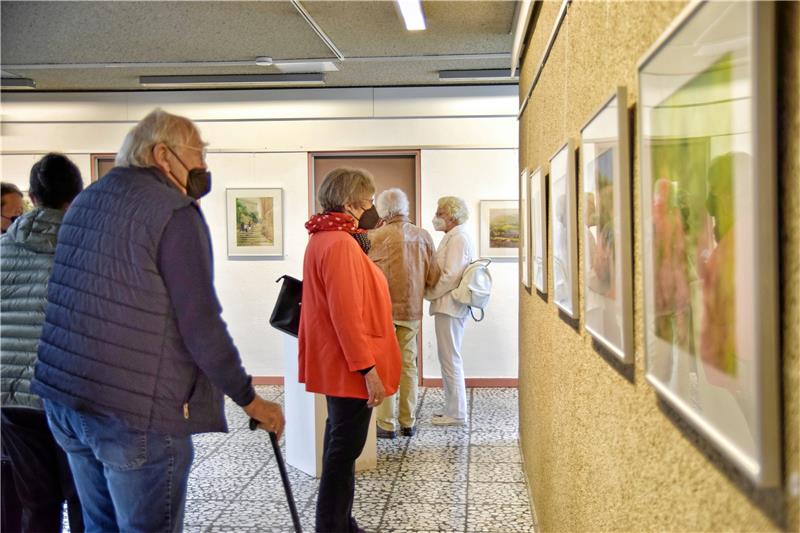 Hans-Georg Wöhle zeigt das Innere seiner Seele In der Rathaus-Galerie stellt Hans-Georg Wöhle seine Kunstwerke aus. Foto: Neumann
