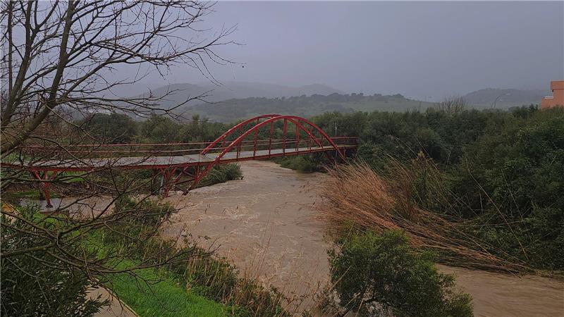 In der Region Málaga wurde weiter nach einer Frau gesucht, die von den Wassermassen fortgerissen worden war. 