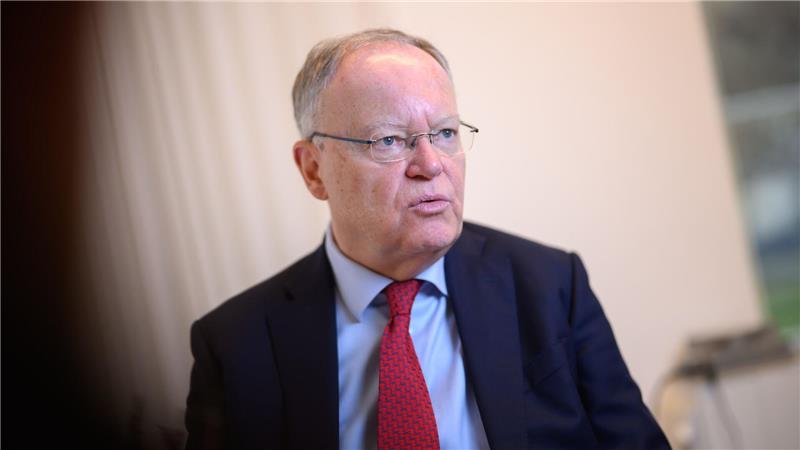 In der SPD-Fraktion sitzt Weil jetzt in der vierten Reihe.