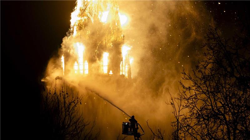 In der Silvesternacht ist die Vondelkirche in Amsterdam in Brand geraten.