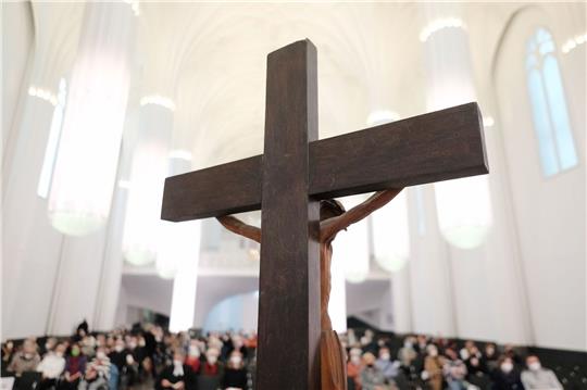 In der Universitätskirche Paulinum findet ein Gottesdienst statt.