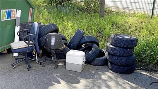 In der Vergangenheit werden während der Aktion „Saubere Landschaft“ mitunter sogar Autoreifen und Bürostühle aufgelesen. Im vergangenen Jahr hat die Menge an gesammeltem Müll aber abgenommen.