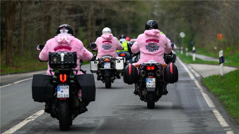 In der Weser-Ems-Region sind regelmäßig 13 Motoradfahrerinnen und Motoradfahrer der Streetbunnycrew unterwegs. 