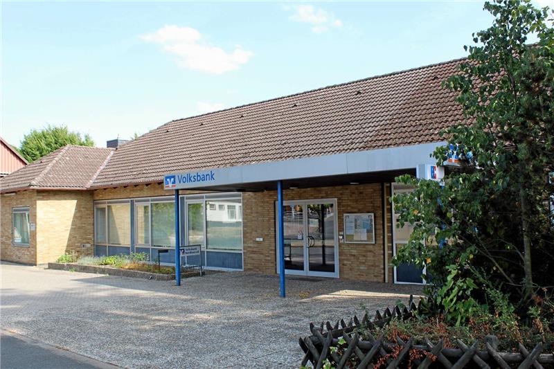 In der ehemaligen Volksbank-Filiale sind zwei Praxen geplant.  Fotos: Steigleder