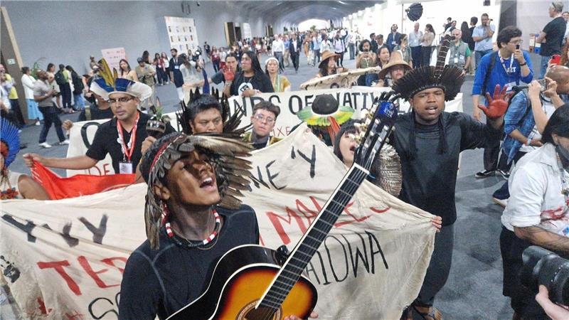 In der finalen Phase der Klimakonferenz machen Aktivisten noch einmal Druck. 