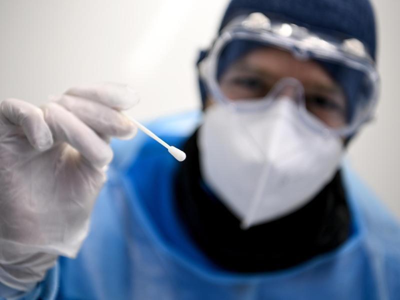 570 neue Corona-Infektionen im Landkreis Goslar registriert In der fünften Corona-Welle in Deutschland sind aktuell erneut Höchstwerte bei der Zahl wöchentlicher PCR-Tests und dem Anteil positiver Befunde erreicht. Foto: Britta Pedersen/dpa-Zentralbild/dpa