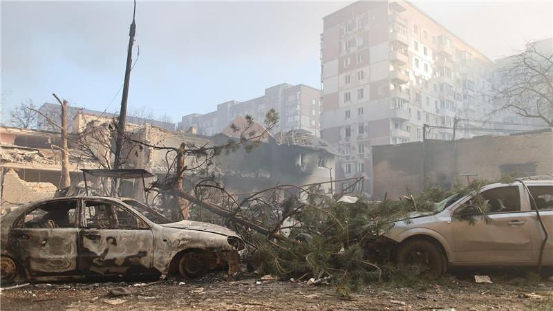 In der westukrainischen Stadt Ternopil sind bei einem russischen Luftangriff viele Menschen getötet und Dutzende verletzt worden. 