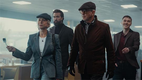 In der zweiten Staffel sind zu sehen: Helen Mirren als Maeve Harrigan, Emmett J Scanlan als Paul, Pierce Brosnan als Conrad Harrigan und Jack Archer als Fergus. 
