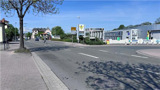 In diesem Bereich der Herzog-Julius-Straße beginnen am Montag Kabelarbeiten.