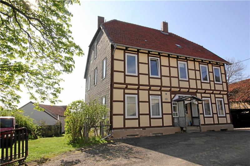 In diesem Fachwerkhaus unweit der Schladener Straße existierte bis zum Beginn der 80er Jahre die Gaststätte Wesche.
