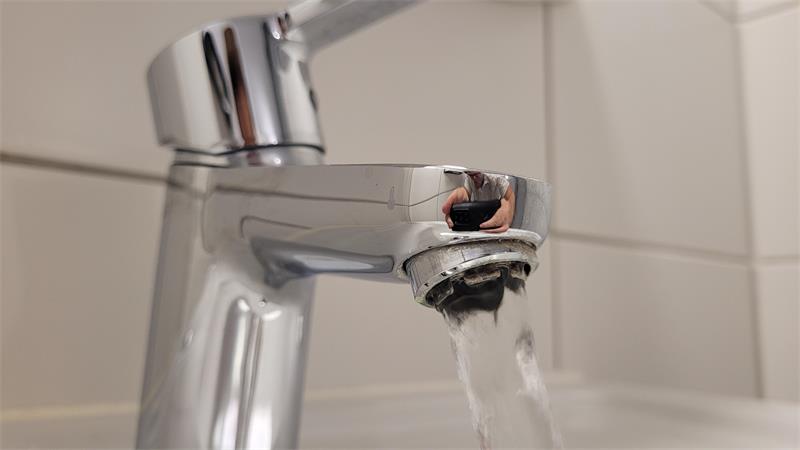 Ein Wasserhahn.