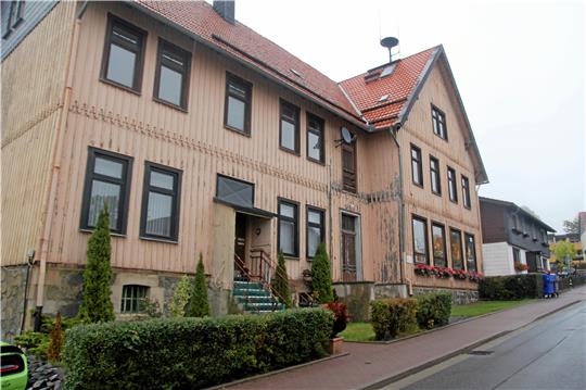 In diesem Jahr wird sich das Aussehen der denkmalgeschützten Grundschule Hohegeiß wohl nicht verändern. Das meint zumindest Bauamtsleiter Thomas Reiß.  Archivfoto: Eggers