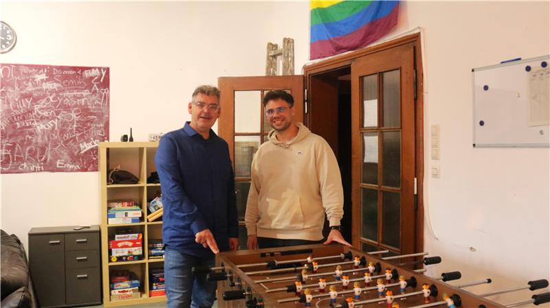 In diesem Raum heißen Jens Fiebig (l.) und Lars Weitsch alle Jugendlichen willkommen.