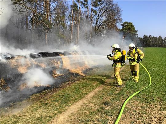 In diesem Sommer brennt es gleich mehrfach in Wald und Feld und gerade für solche Einsätze braucht die Feuerwehr jede Menge Löschwasser.  Fotos: GZ-Archiv