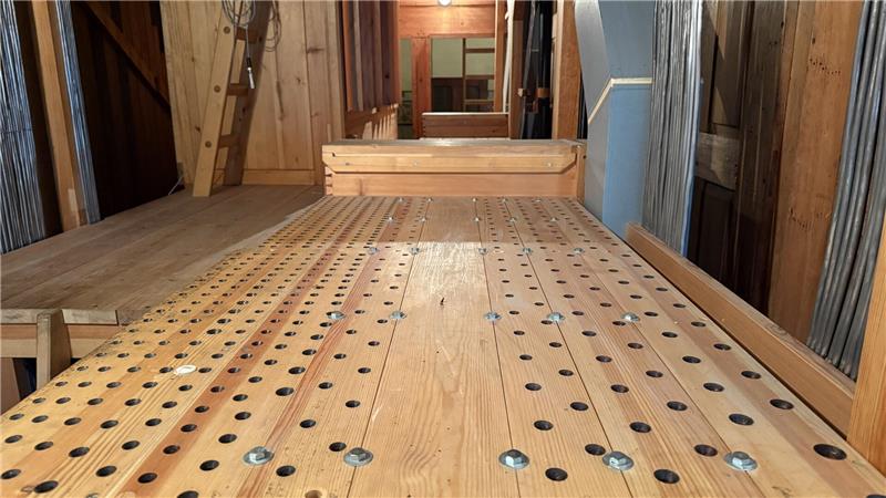 Warum Harzburgs größtes Musikinstrument komplett abgebaut wird In diesen Löchern stecken normalerweise die Orgelpfeiffen.