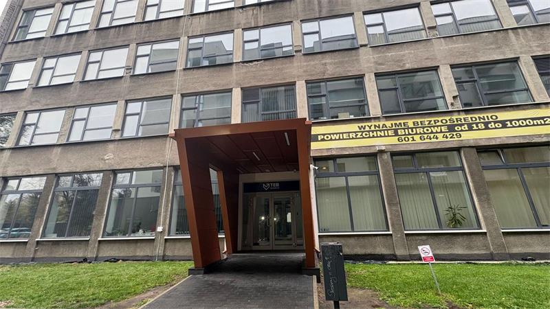 In dieser Berufsfachschule in Warschau stach eine 21-Jährige auf drei Frauen ein.