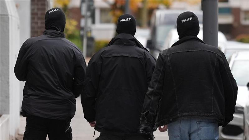 Dobrindt verbietet islamistischen Verein Muslim Interaktiv In drei Bundesländern gab es Razzien.