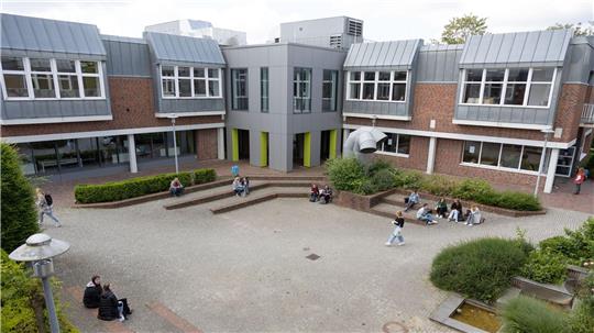 In einem Brief fordern Vertreter aus der Region Vechta Niedersachsens Wissenschaftsminister Falko Mohrs auf, die Führungsfrage an der Uni Vechta zu klären. (Archivbild)