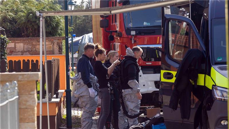 In einem Haus in Zeithain solle in Jugendlicher Giftstoffe hergestellt haben.