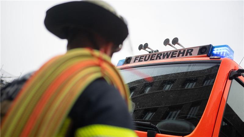 In einem Mehrfamilienhaus in Wilhelmshaven ist am Samstagabend eine Wohnung in Vollbrand geraten (Symbolbild).
