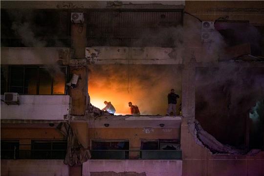 In einem südlichen Vorort von Beirut wurden laut der libanesischen Nachrichtenagentur NNA infolge einer Explosion sechs Menschen in den Tod gerissen.