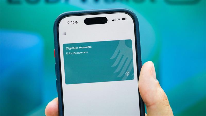 Perso, Kindergeld und mehr: Das soll einfacher werden In einer Wallet auf dem Handy könnten bald „digitale Zwillinge“ von Ausweis, Führerschein und Co. gespeichert werden. (Symbolbild)