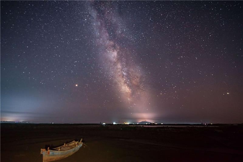 Namensgebung auf Mond, Mars und Co. In einer sternenklaren Nacht ist die Milchstraße über der nordostchinesischen Provinz Liaoning zu sehen.