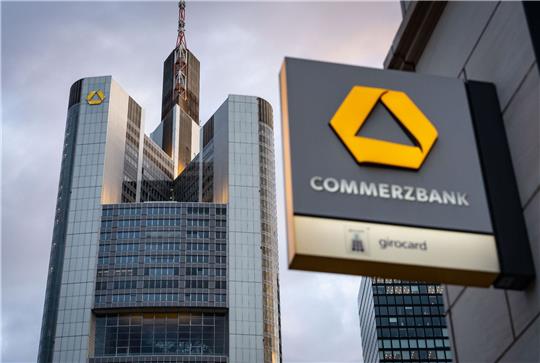 «In einigen Jahren haben Sie rein inhaltlich kaum noch einen Grund, in eine Filiale zu kommen», sagt Commerzbank-Privatkundenchef Thomas Schaufler.