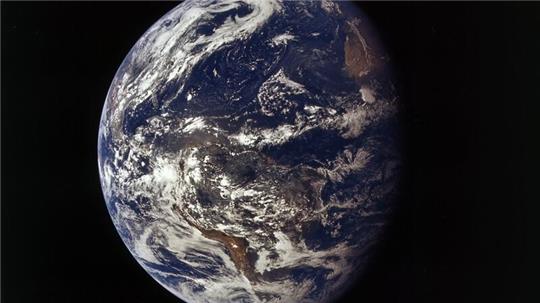 In einigen Jahren sollen Kosmonauten von einer neuen Raumstation aus auf die Erde blicken.