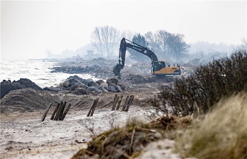 Sturmflutschäden: Häfen bei Bewältigung unterschiedlich weit In einigen Orten sind es eher kleinere Schäden, die noch behoben werden müssen, anderswo startet die Saison erst einmal gar nicht.