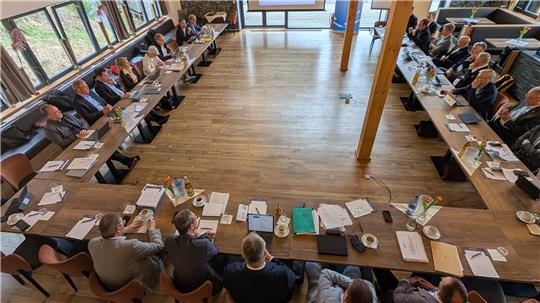 In erster Linie drücken die Landkreise Finanzprobleme. Sie zu lösen, wird schwierig.
