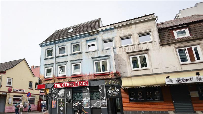 Reeperbahn-Spagat: Zwischen geiler Meile und Touri-Kulisse In früheren Bordellen werden jetzt Ferienapartments vermietet.
