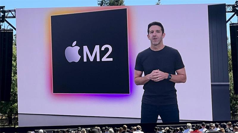 Neuer Apple-Chef muss iPhone-Konzern durch KI-Ära steuern In früheren Jahren stellte John Ternus auch neue hauseigene Chips von Apple vor. (Archivbild)