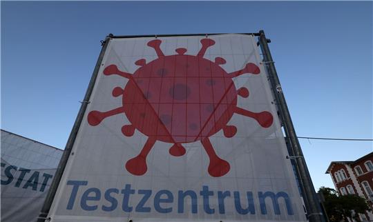 In ganz Deutschland wurden an die kommerziellen Betreiber der Teststationen schon 10,5 Milliarden Euro ausgezahlt.