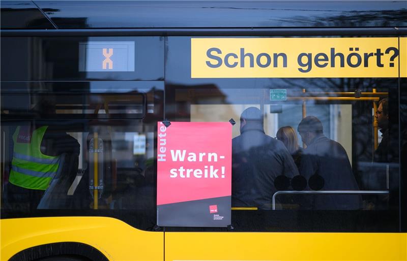 In mehr als 80 Städten fahren seit den frühen Morgenstunden so gut wie keine Busse, U-Bahnen und Tram-Bahnen.