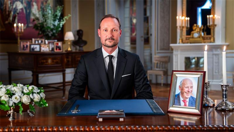 In seiner ersten Rede als neuer König wurde Haakon VIII. emotional.
