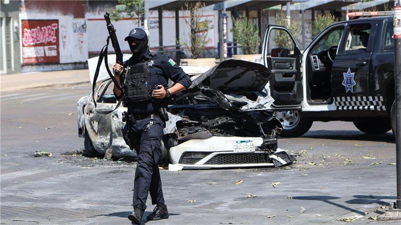 74 Tote bei Festnahme von mächtigem Drogenboss in Mexiko In vielen Bundesstaaten kam es zu Angriffen auf Geschäfte und Banken.