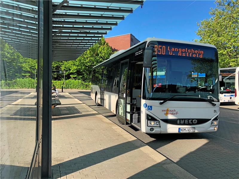 Informationslücken im Fahrplan: Verband rüffelt Harz-Bus In vielen Fällen setzt der Bus der Linie 850 seine Fahrt von Langelsheim als Linie 832 fort und fährt bis nach Wildemann. Informiert wird aber nur im Internet darüber. Foto: Stade