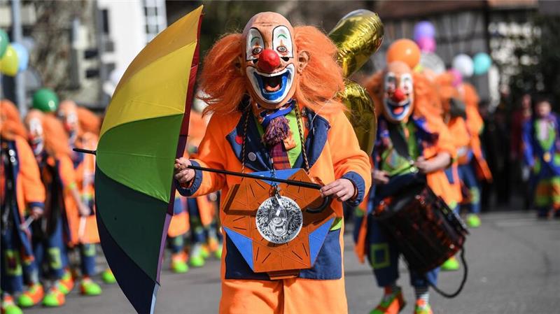 Sicherheit zu Karneval: Vorkehrungen bei Umzügen verschärft In vielen Städten und Dörfern in Deutschland laufen die Vorbereitungen auf Karnevalsumzüge. (Archivfoto)